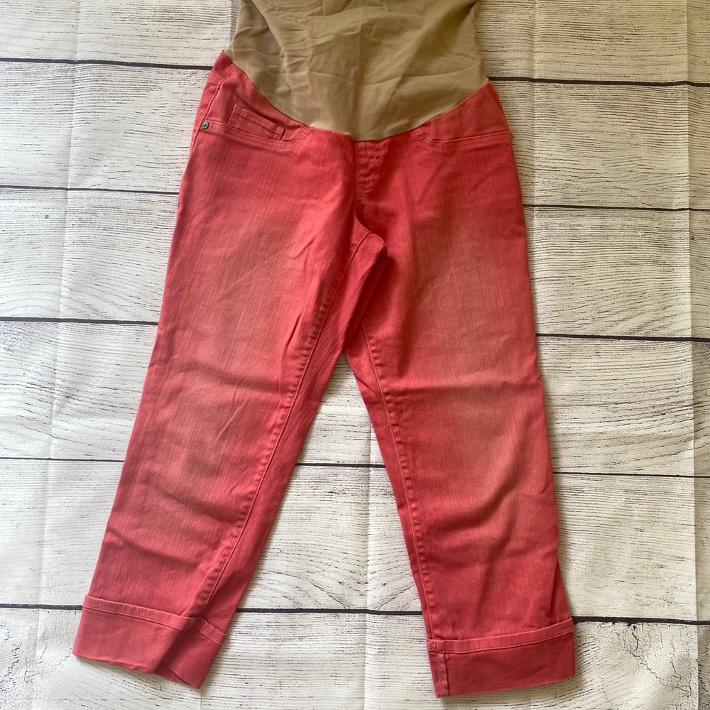 Maternity capris
